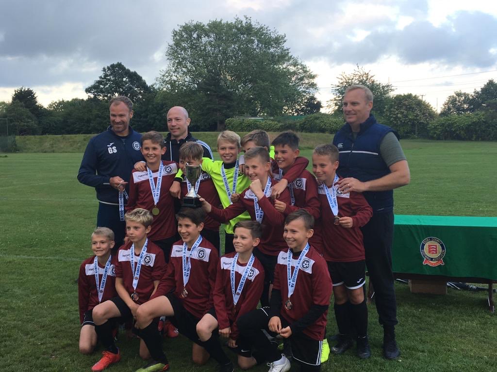 SHSPEDEPT1's tweet photo. A superb year of ⚽️  came to an end tonight as our U11 Mid Essex side finished r-up to a strong Havering side in the Finch London 🏆. So proud of our boys achievements: Essex Cup Champs, ESFA regional champs, Cobham Cup Champions, Essex League Runners-Up, 3rd in ESFA Nat. finals! https://t.co/bYmHJU1aOs