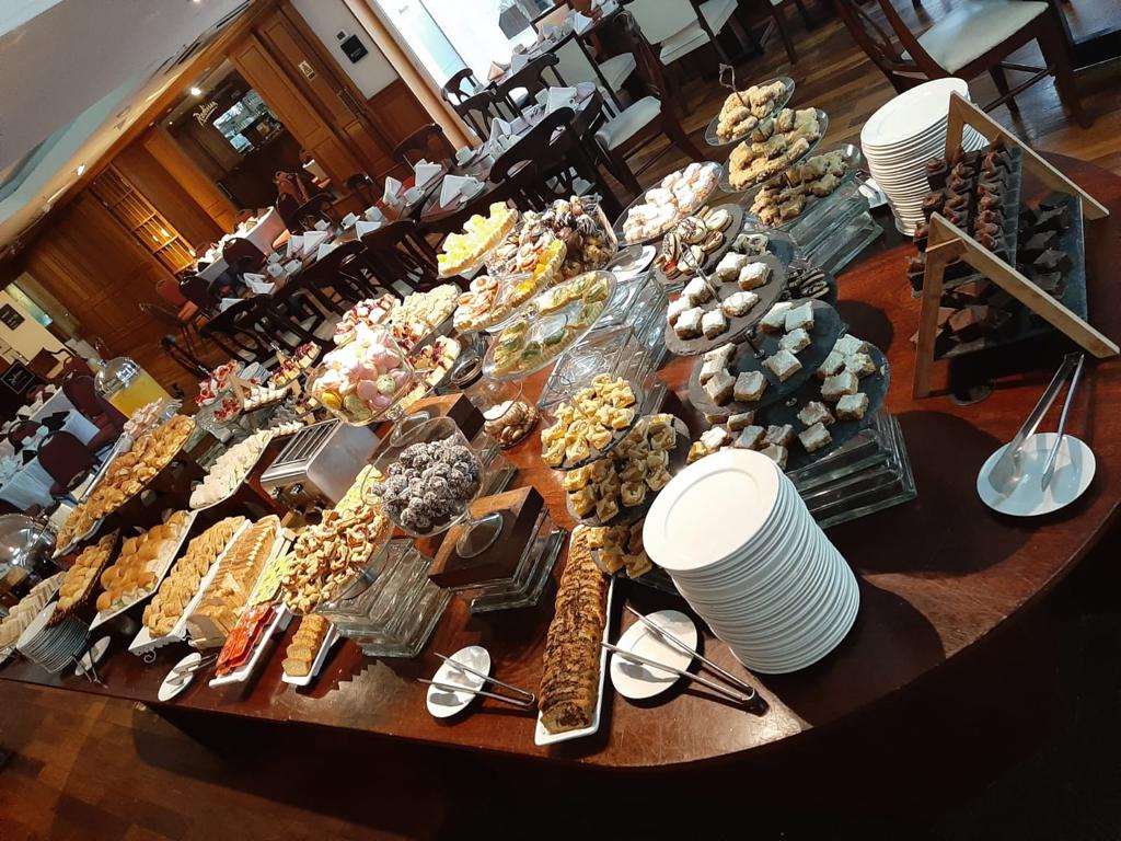 radissoncolonia's tweet photo. Así disfrutamos de las tardes de Té en #RadissonColonia
.
.
.
.
.
.
#Merienda #Tarde #Domingo #Invierno #RestauranteDelCarmen #Colonia #ColoniadelSacramento #Uruguay https://t.co/TkYofeOIHQ