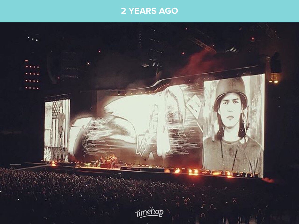 ericpoxleitner's tweet photo. Remembering this awesome show two years ago when my daughter @lights flew me to Toronto to celebrate 30 years of amazingness! #U2 #joshuatreetour2017 https://t.co/IgyIehIOvV