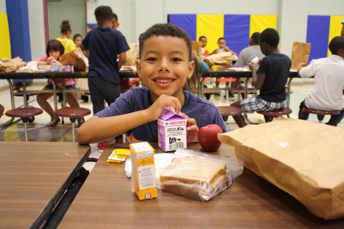 CleFoodBank's tweet photo. We're proud to partner with @Cleveland_PL and @CuyahogaLib for our Summer Meals program! Students in need who live near any Cleveland Public Library or participating Cuyahoga County Public Library can receive a free lunch weekdays. Call 216.738.7239 for more information. https://t.co/Xs4ts7zd37