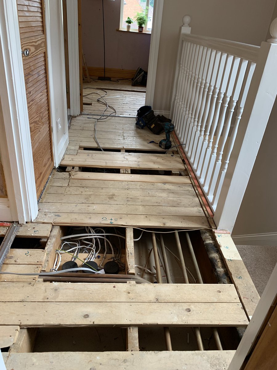 ElectricalBs's tweet photo. Tag someone that should stay away from DIY
Todays much needed #ElectricalRewire in #Woodley #Reading due to a #Diy enthusiast this property is undergoing a Rewire. #GetAprofessional #BsElectrical #BsElectrician #Home #Property #Value #DANGER #unsafe
https://t.co/qlod0WZlGC https://t.co/v8sZlcUdq5