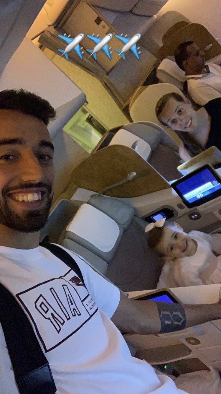 John O Sullivan On Twitter Bruno Fernandes Is On A Plane On The Plane Are His Wife And Child He Includes Three Plane Emojis Three Multiplied By Two Is Hands Shake Six