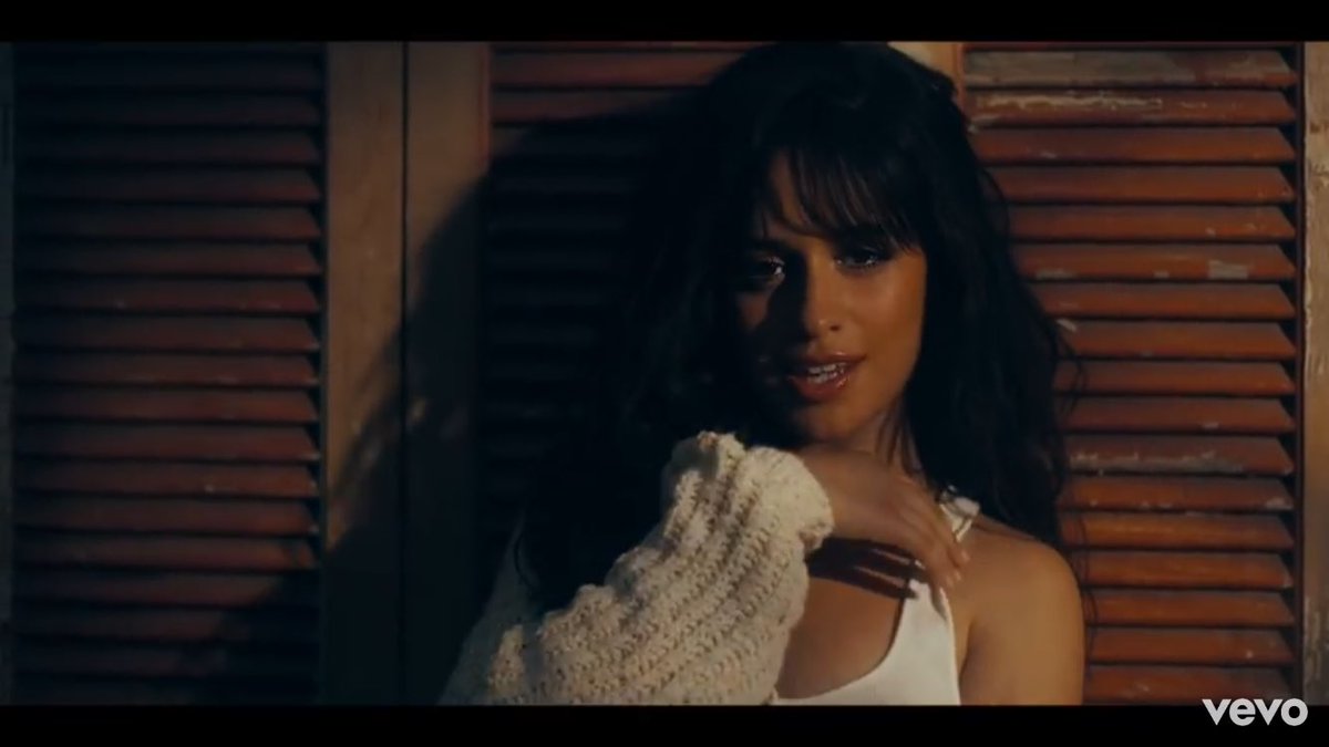 Camila cabello сеньорита. Камила кабельо señorita. Camila cabello сеньорита. Шон мендес сеньорита. Senorita camila cabello обложка.