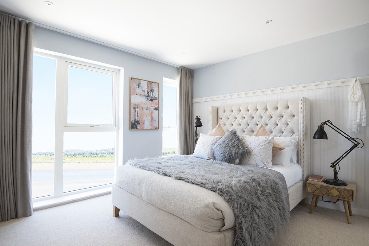 ViewPhotosUK's tweet photo. Show home apartament by the sea! 
Hard work works! :) #Property #Shoreham #waterfront #picture #design #homesforsale #London #photographer #art #HomeSweetHome #lovemyjob  #workplace #photo #interiors #show https://t.co/XVGSPMz5Qb