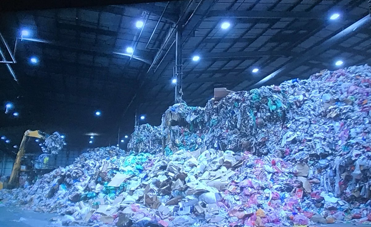 Hope you’re watching #WarOnPlastic about <a href="/McDonalds/">McDonald's</a> #unrecyclable toys <a href="/SteveEasterbrk/">Steve Easterbrook</a> 

“It’s madness” says <a href="/itsanitarani/">anita rani</a> of <a href="/BBC/">BBC</a> 

And then she and 2 young customers with a 163,000-signature petition get turfed out of your UK HQ by security.... Is that what you see, Steve?