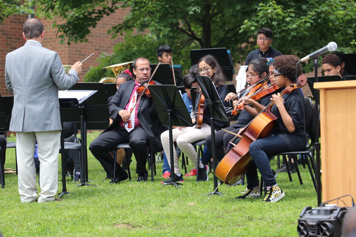 Today's dedication ceremony for the new Paul Robeson Boulevard was incredible! <a href="/PaulRobesonNBPS/">Paul Robeson Community School for the Arts</a> students played great music and performed spoken word — New Brunswick Public Schools is extremely proud to honor Paul Robeson's amazing legacy! #ALLIN4NB 🎭