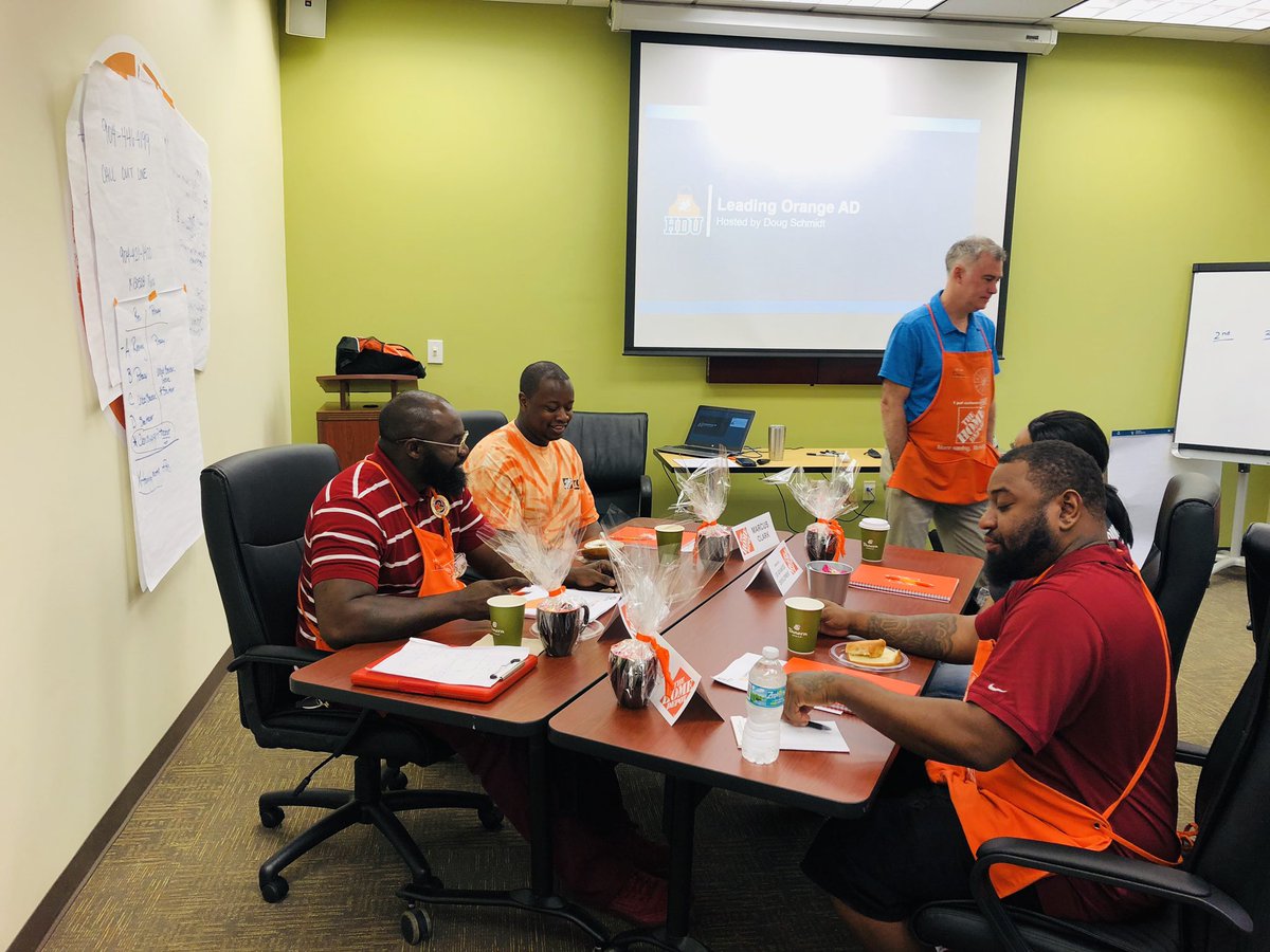HDProGirl_CN's tweet image. Proud to hold our first DC Advanced Development class today with an awesome group of associates! Excited about the future! #OneSupplyChain #DCAD @dougschmidt23 @JenniferSGagne1 @troyer_paige @Mcgalec99 @Travis0703 @CourtneyRodden1