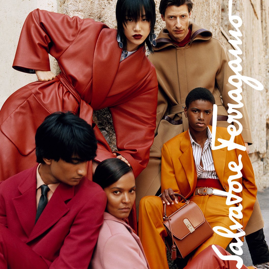 Ferragamo's tweet photo. Redefining urban sophistication with the new #FerragamoAW19 campaign #PatchworkOfCharacters
https://t.co/L2bJs1EAhK https://t.co/iHjrSHNhKc