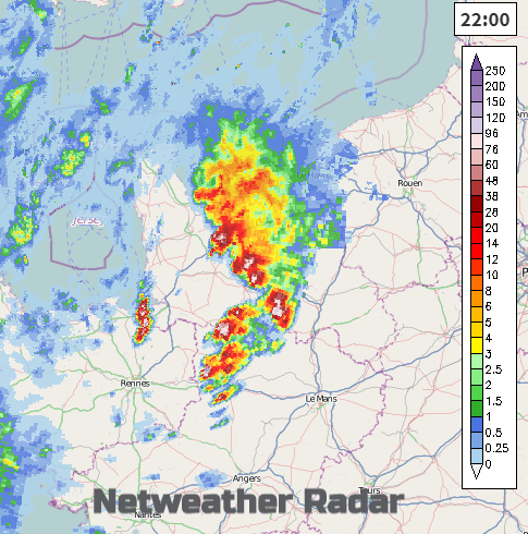 Netweather's tweet photo. ⚡️Watching developments over France, forecast to move to SE England, East Anglia #Thunderstorm #Lightning #hail #Sferics https://t.co/nQYQlQwKBb