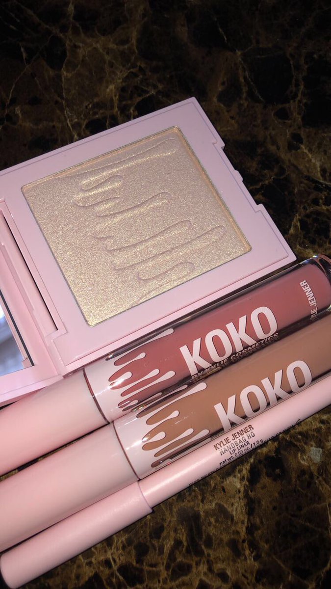 ashleyinND's tweet photo. Iβll just be over here crying until my eyeshadow palette shows up ππ±π€―ππ― @kyliecosmetics @KylieJenner @khloekardashian #KoKoKollection #kyliecosmetics https://t.co/P9SSkUdaGY