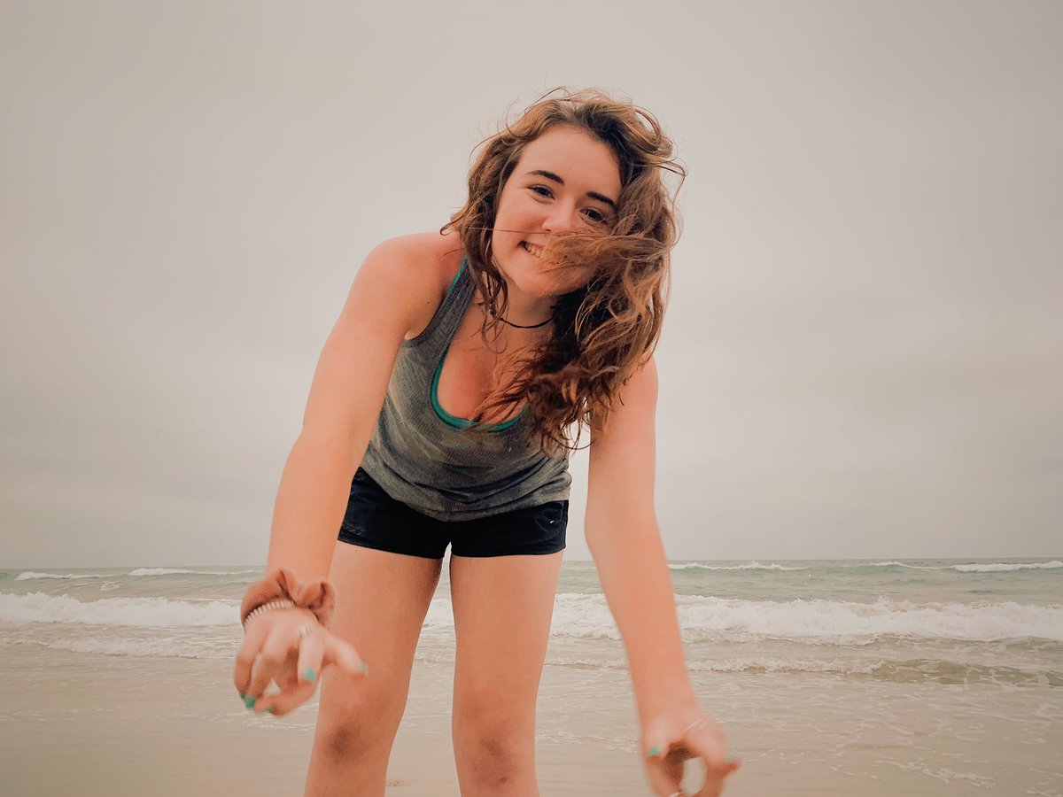 JenkinsEmilyy's tweet photo. The beach is by far my favorite place on earth https://t.co/7ffwrc6DMQ