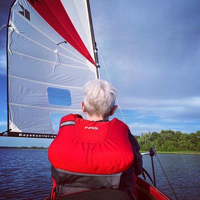 Evening kayak sail. bit.ly/2KAZYys