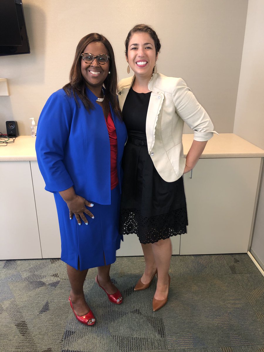 Gponce_Schools's tweet photo. Congratulations to @MGuzmanGuerra1 new principal of @JP_Falcons, @AnaLAguilar4 new principal of  @Robinson_HISD and @educatorsimpact new principal of @ChavezTexas https://t.co/rkia2O9UyS