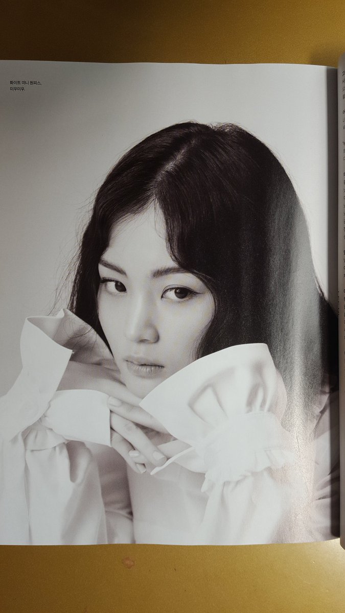 viva_hi's tweet image. 🦄😍🍦
GQ KOREA : JULY 2019
N°221
I got it 😍

LEE HI - 조용한마음
이하이는 말하지 않고 노래한다

#GQ #GQKOREA 
#LEEHI #이하이 #leehayi #NEW_EP #24도 #24degrees​ #누구없소 #NoOne #yg #ygfamily #ygstan #ygent #ygentertainment #yglife #HiceCream #하이스크림 #kpop @hello_lee_hi