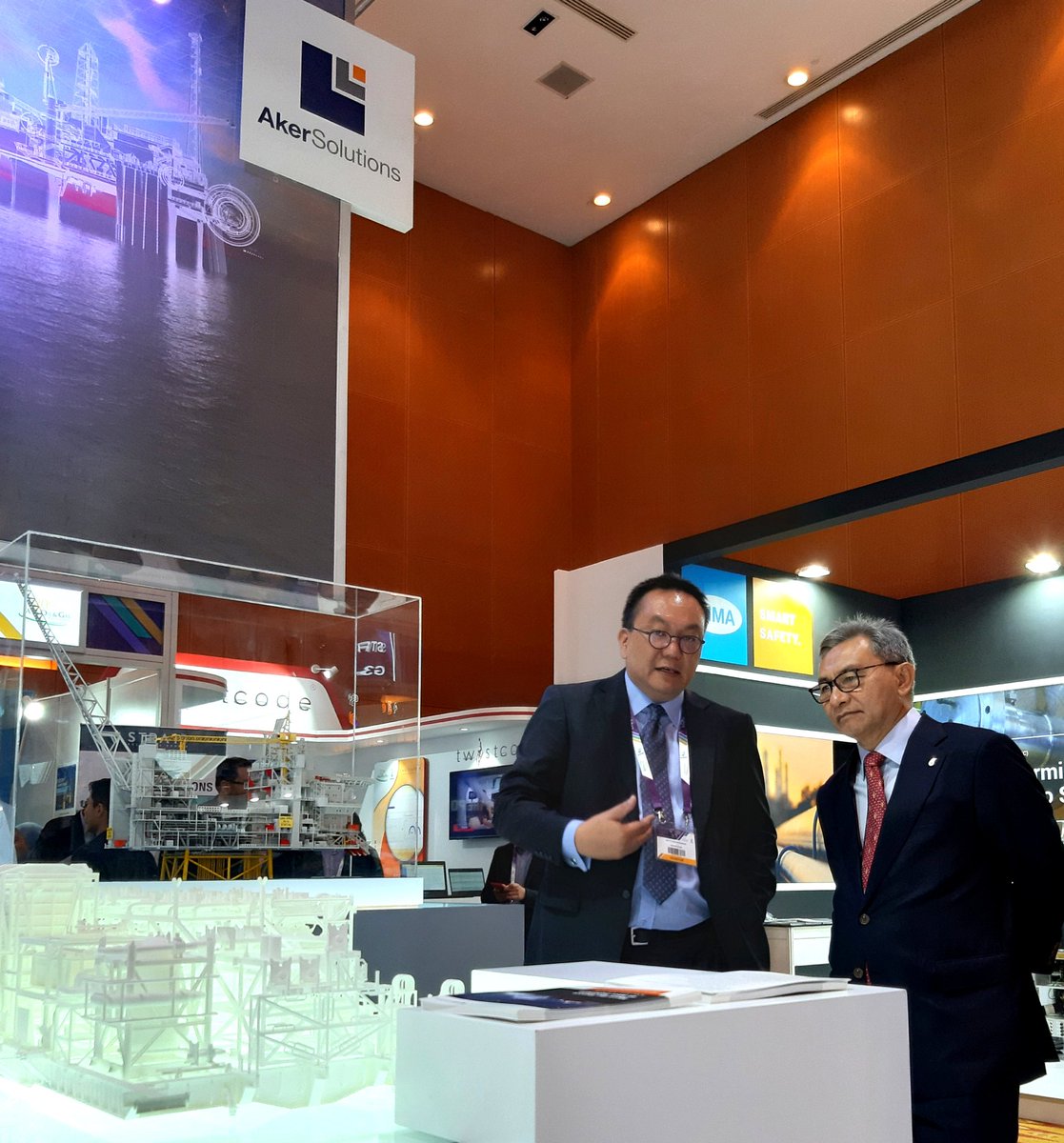 Aker Solutions Pa Twitter Chairman Of Petronas Datuk Ahmad Nizam Salleh Visited Our Stand At Aogcofficial In Kuala Lumpur Hatta Kamaruzzaman Country Manager For Malaysia And Brunei Briefed Him On Our Operation