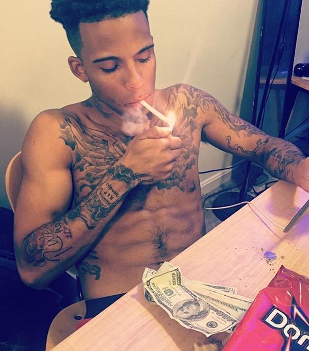 R.I.P 2 one of the pioneers of the new DMV rap scene <a href="/FameReek/">أنا نبي🇵🇦</a> 😔👼🏽