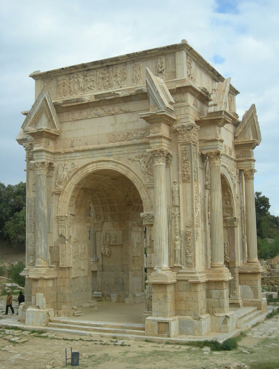 romanarchaeouk's tweet photo. The impressive arch of Septimius Severus in Leptis Magna, Libya, is a reconstruction. Stonework from the arch is (hopefully still) displayed in the site museum; these fragments portray people preparing a sacrifice in front of a temple #RomanLibya #RomanArchaeology https://t.co/6AaR8i66Fj
