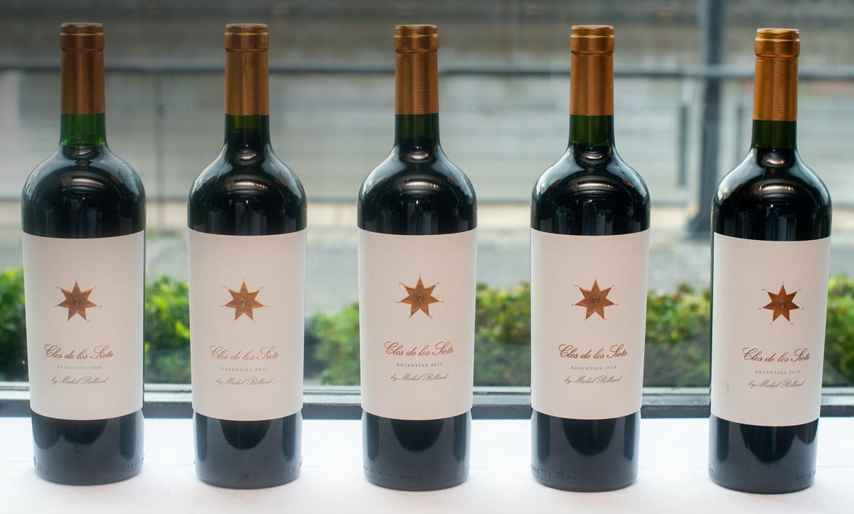 AASommeliers's tweet photo. #CharlAAS | Michel Rolland, en #BuenosAires, compartió para socios de la @AASommeliers, su experiencia de 20 años en el #ValledeUco y presentó una degustación vertical de las añadas 2006, 2011, 2013, 2014 y 2016 de @closdelos7. https://t.co/bDkcuBHc7S