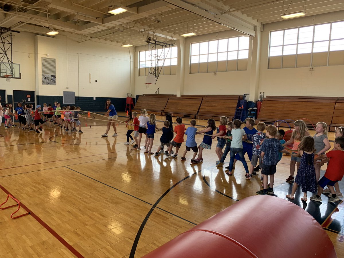 MrsShastaGift's tweet image. Our last Olympic event took place today! They were so excited to win the first round of tug-of-war even after the rope snapped on them 😂 they got back up and tried again! Going for Gold has been a blast to teach! #SPSexplore #teamspirit