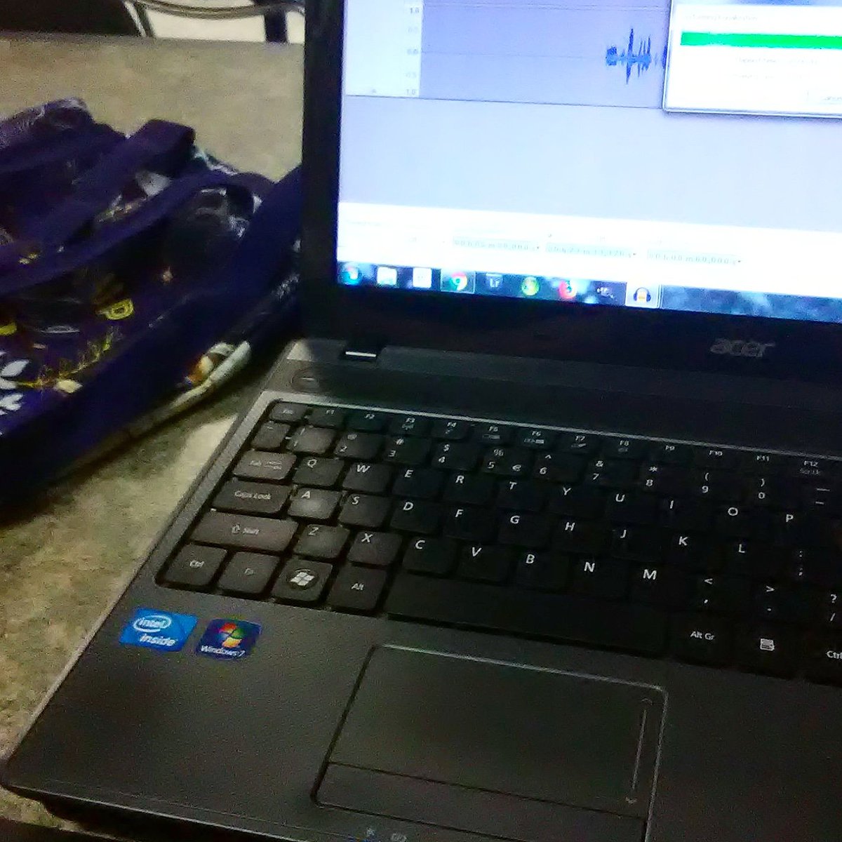 redismagicpod's tweet photo. Just a little break time editing 💙🐘
#podcast #podcaster #editor #podcasteditor #breaktime #iloveediting #redismagicpod https://t.co/tXBZfiAdwM