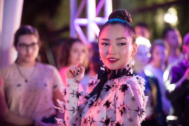 DisneyChannelLA's tweet photo. La reina de las redes llegó a la #FundomFest 💋 #DisneyBia ahora en #DisneyChannel https://t.co/2WI6gRSDdt