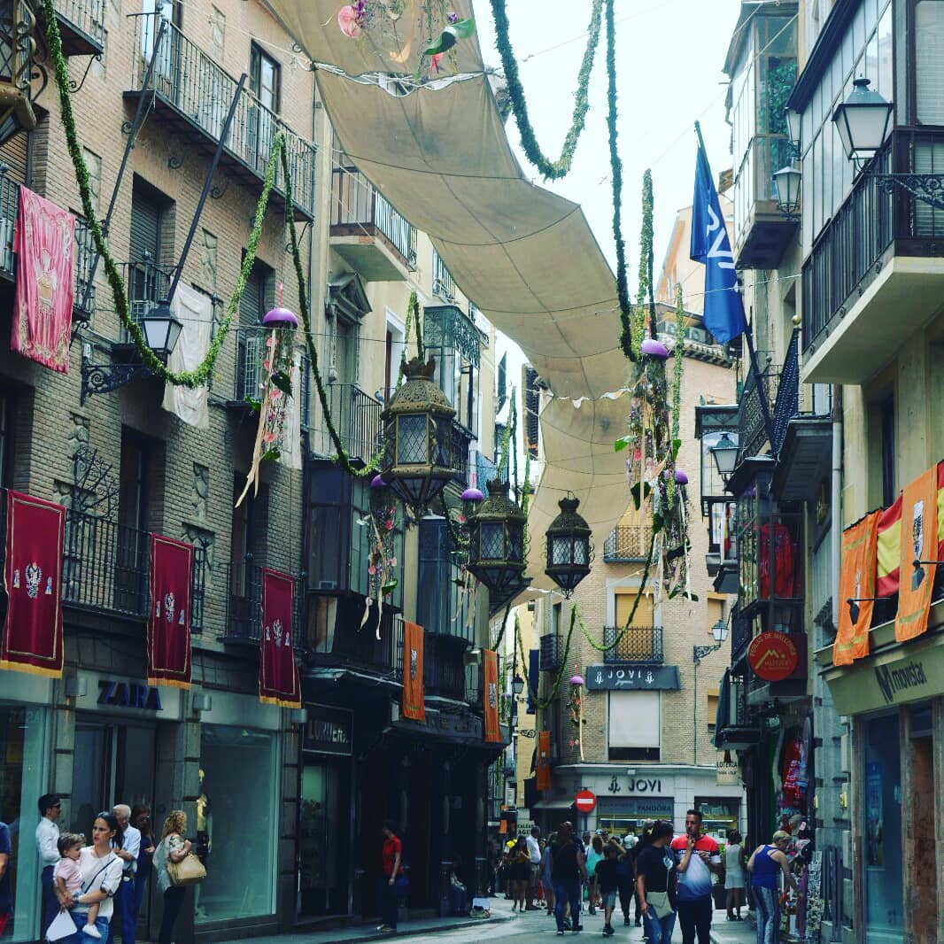 LifeNHobby's tweet image. Si no has visitado Toledo estos días durante el Corpus y aprovechado para ver los patios, toma nota para el próximo año... #livenplaces #toledo #españa #spain #corpustoledo2019 #patios