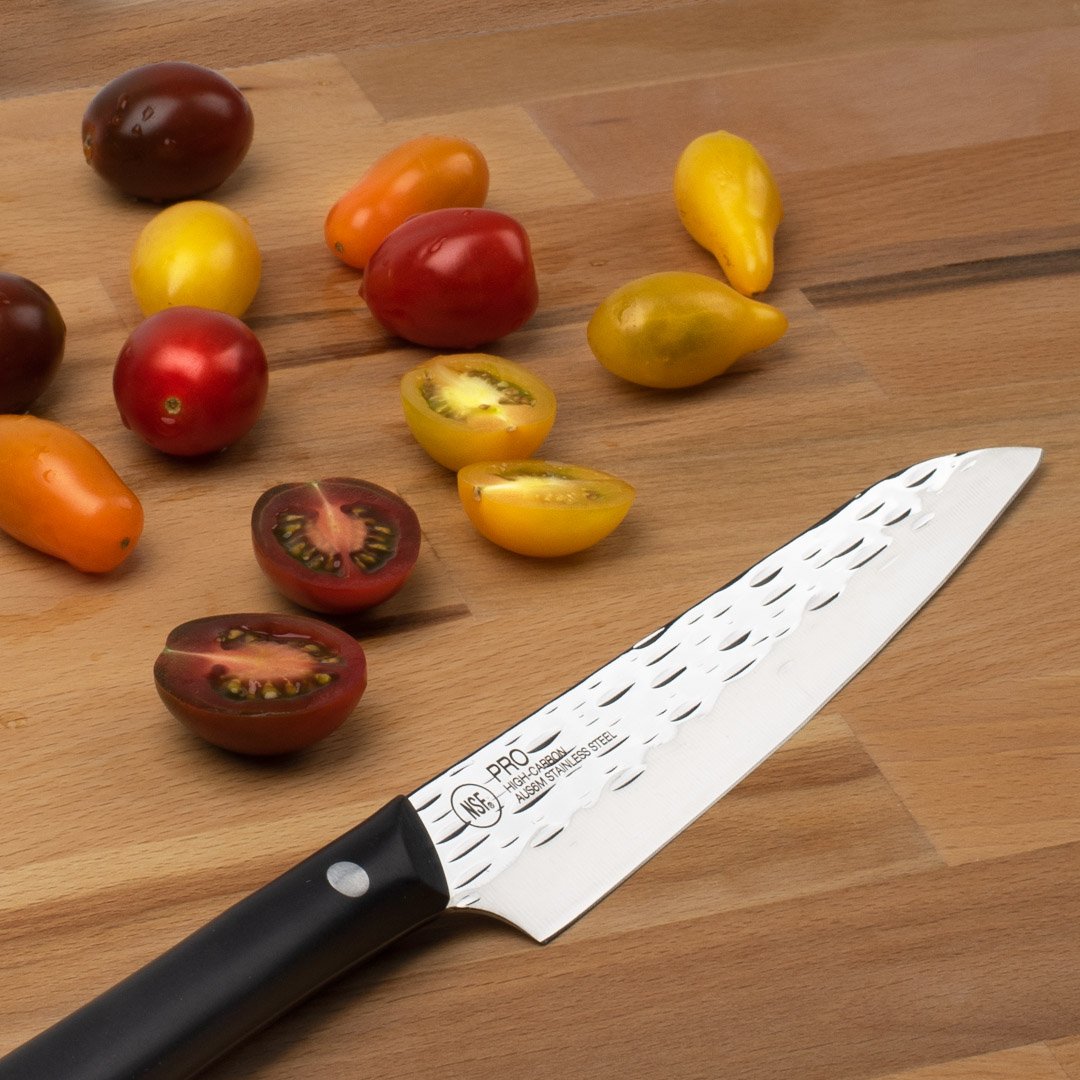 kaihousewares's tweet photo. Not too big; not too small – the Kai PRO Utility Knife makes a great addition to your knife block. #kaipro #kaihousewares #HealthyEating https://t.co/lHZmdMGCug