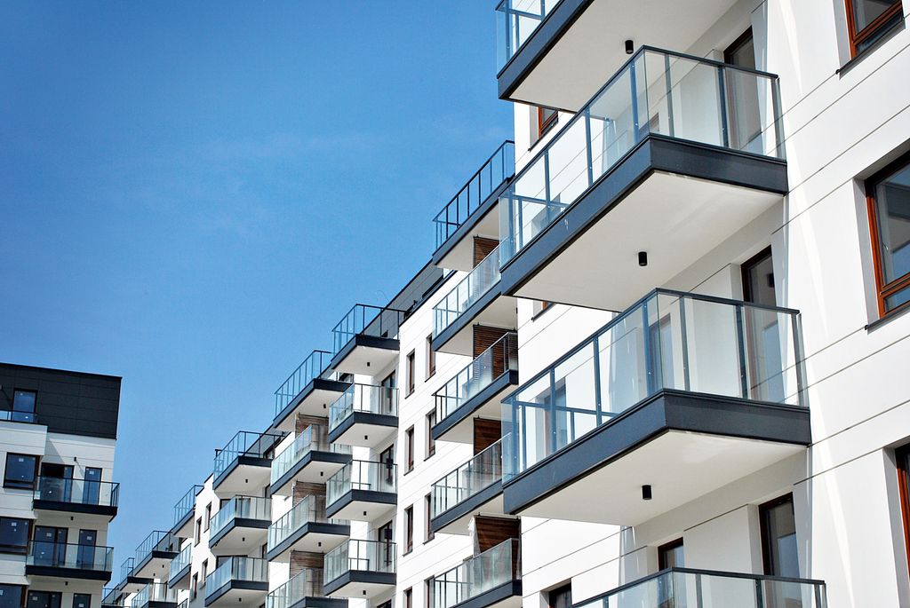 JustinCleary3's tweet photo. The Continuing Case for Apartment Rentals https://t.co/cNKnxDralr

#apartment #apartments #multifamily #leasing #propertymanagement #realestate #rent #cre #apartmentleasing #propertymanager #landlords #realestateleasing #rentalproperty #housing https://t.co/PQzLIBCbHz