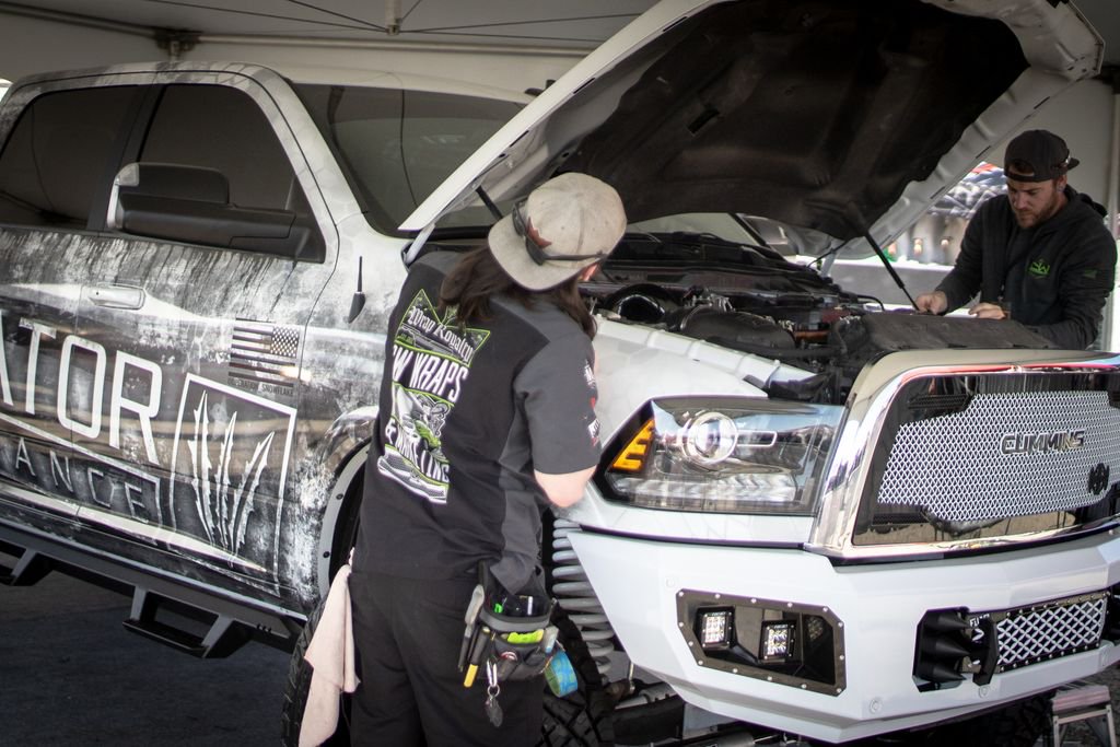 Alligator_Perf's tweet photo. CW Wraps doing their magic at on the Alligator Live Build at the 2019 Ultimate Callout Challenge!
#OperationSnowflake #UCC19 #CWWraps #AlligatorPerformance https://t.co/F5H57s5DAu