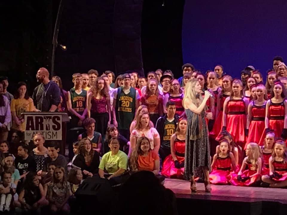 MicheleHelmink's tweet photo. Oh that’s just Sarah about a foot away from Kelli O’Hara, the seven time Tony awards nominated actress 😍🎉🎭🎶Dream come true!! #ArtsforAutism 🧩 #NYC #Broadway https://t.co/MJPdspcyzb