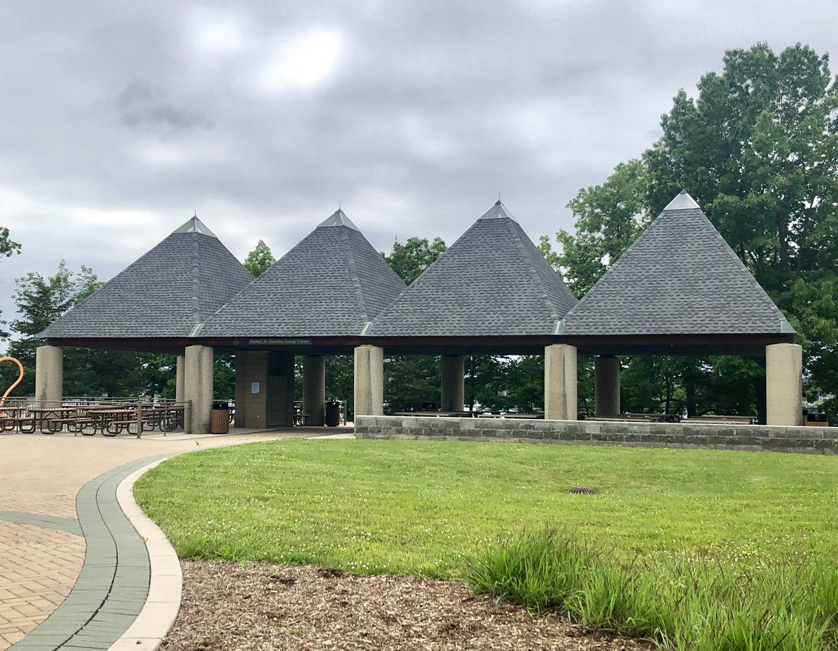 David Osler, Independence Lake Park (1978-87) /// Osler spent nearly a decade working on various projects for Independence Lake Park I’m nearby Whitmore Lake, MI. The first project was this picnic shelter next to the park’s pool area.