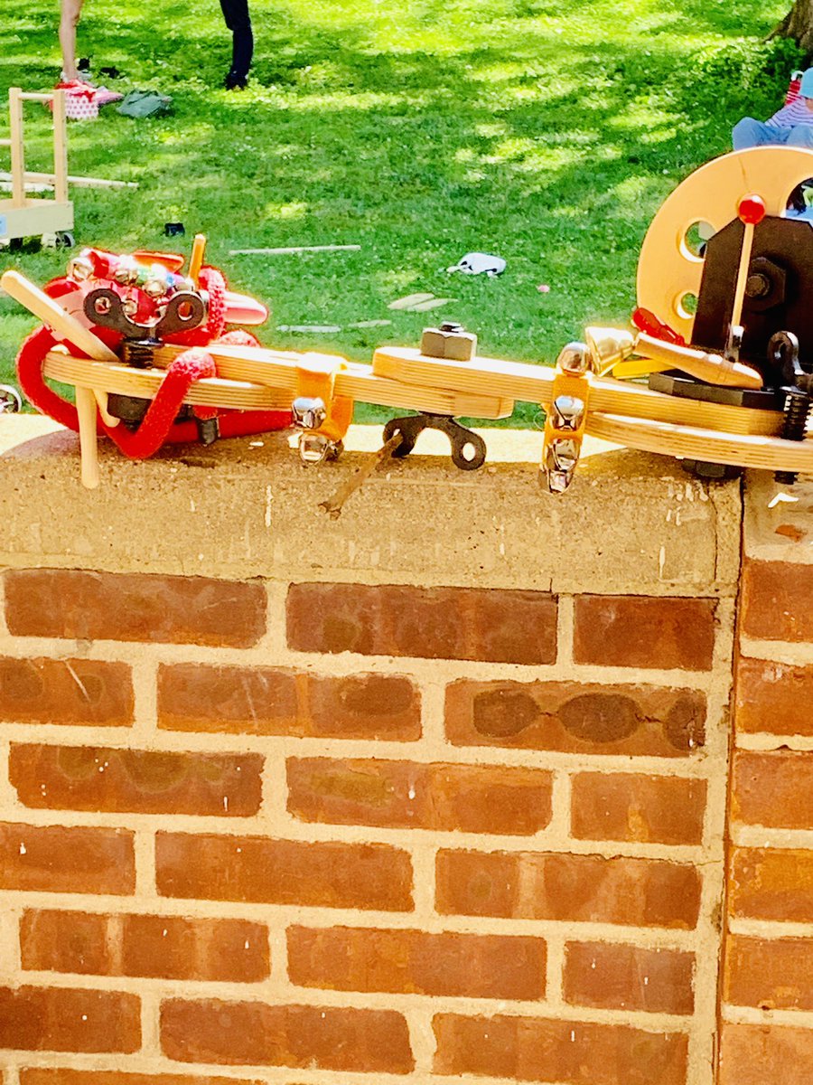 experentiadocet's tweet photo. This brilliant 5 year older MAKER created her own one person musical band using @Rigamajig parts! She worked SO hard on this all by herself and never gave up. #NaturalGRIT #stemkidsnyc #EngineeringIsForGirls https://t.co/KvUocu8DYb