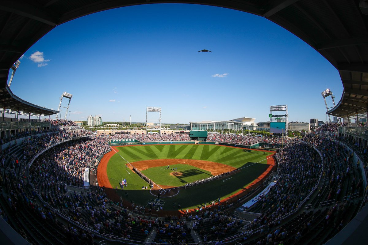 NCAABaseball's tweet photo. Land of the free.

Home of the brave.

What a place to play our game. 

🇺🇸⚾️🇺🇸⚾️🇺🇸⚾️

#CWS https://t.co/2uFIKRbH2M