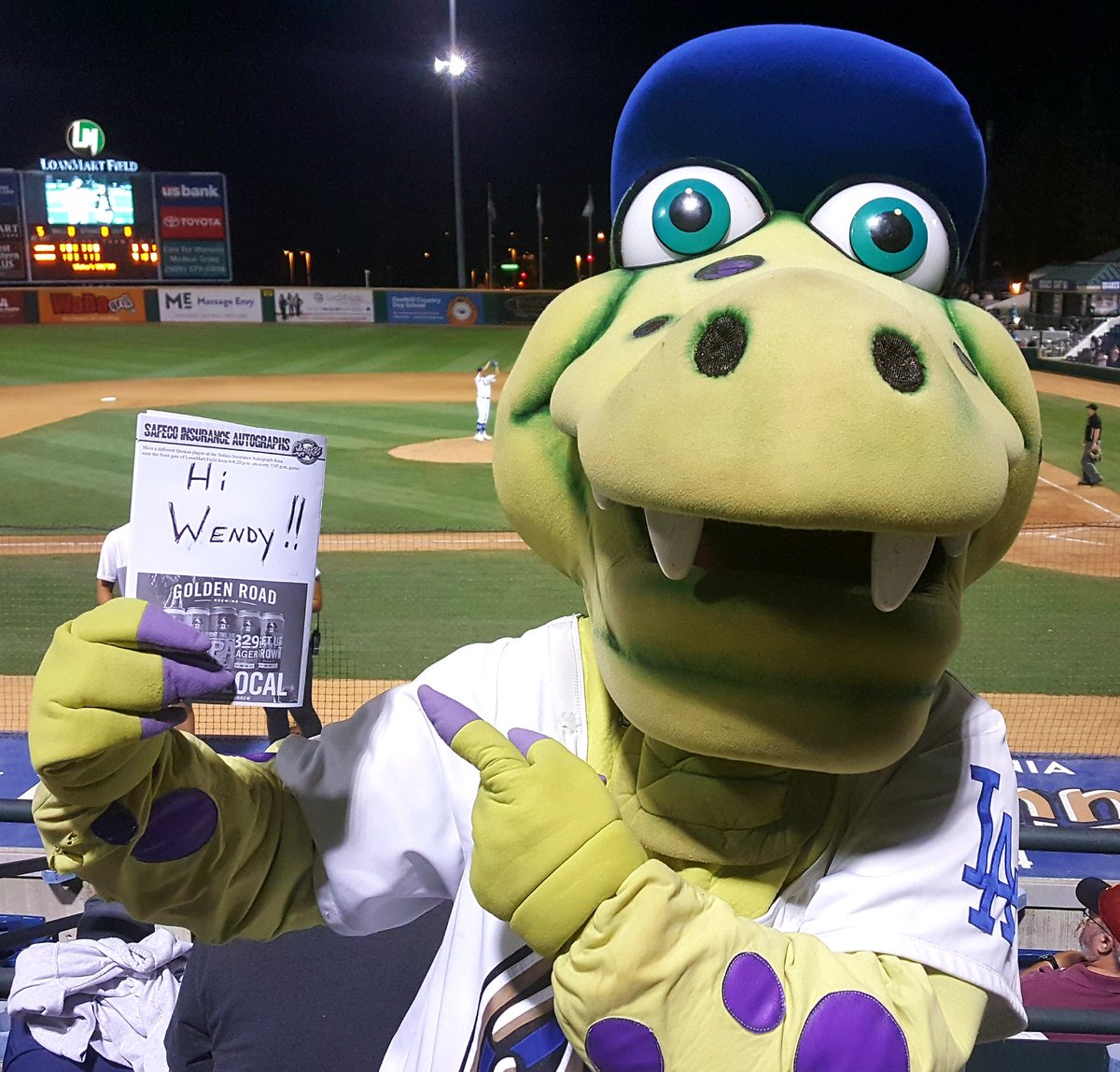 DaddyDeyo's tweet photo. We live in Anaheim, but we drive out to @CityOfRC 40 times a year to watch the @RCQuakes play!
#ILoveRC
(Hi @Leung__Wendy!) https://t.co/vyPLs1evmu