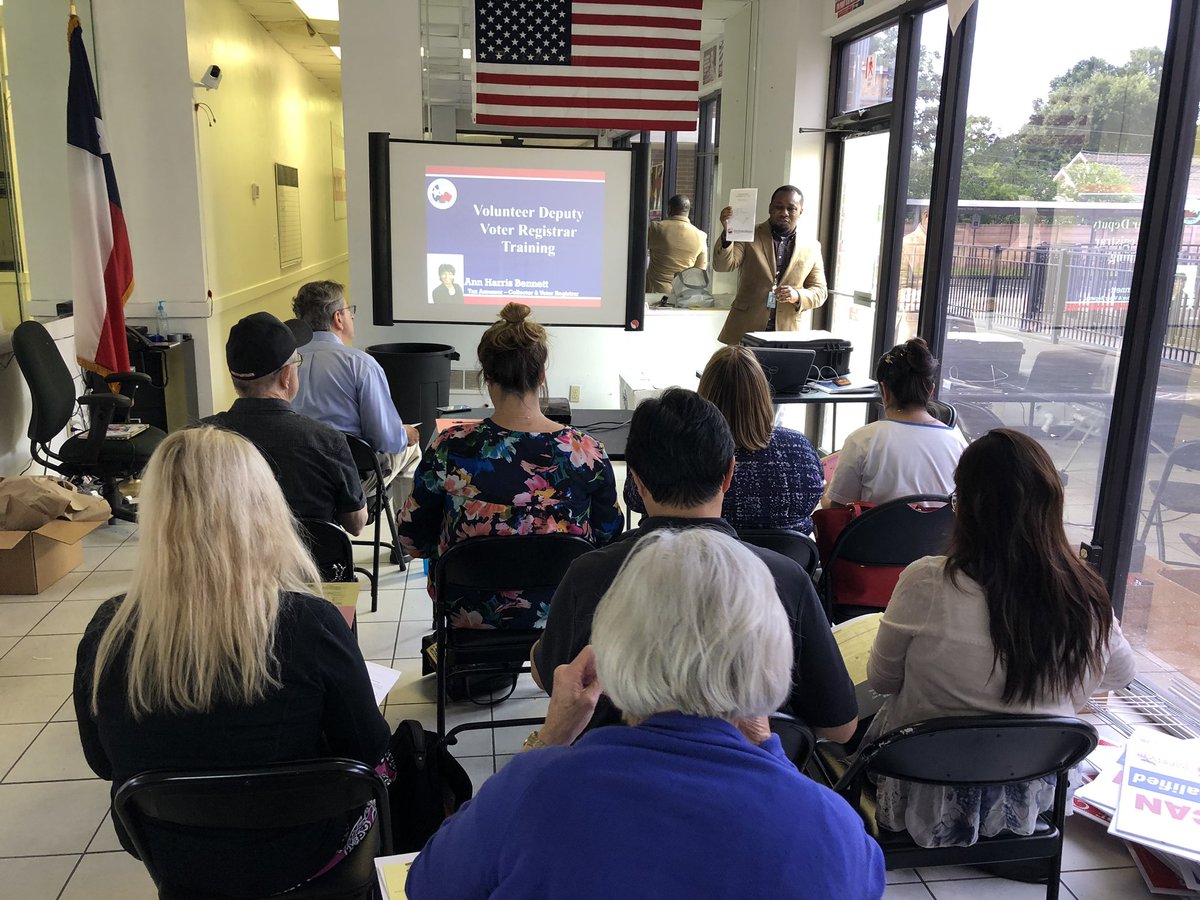 vanessingrassia's tweet image. VDVR training with this great group of volunteers at @HarrisCountyRP Clear Lake! 🇺🇸 #WinBackHarrisCounty #LeadRight
