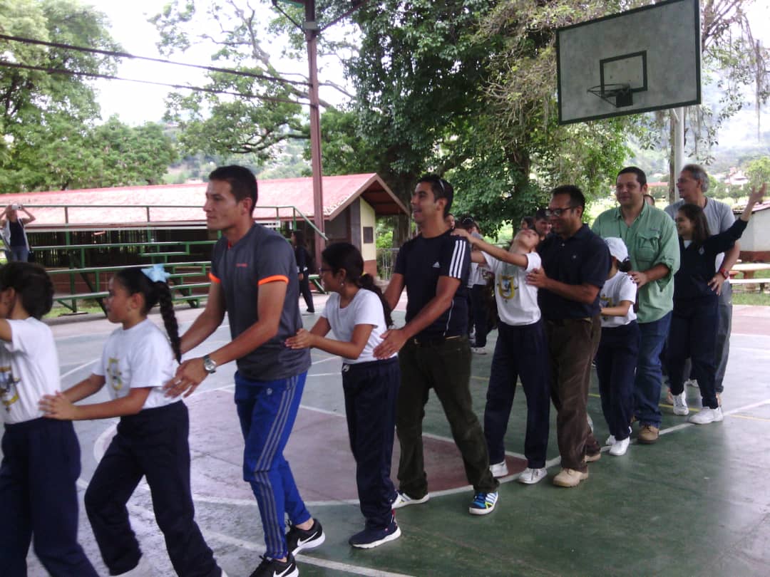 presentacion_m's tweet photo. Celebración día del Padre
https://t.co/ucE5s3rcrp https://t.co/uAxlOuvPaF