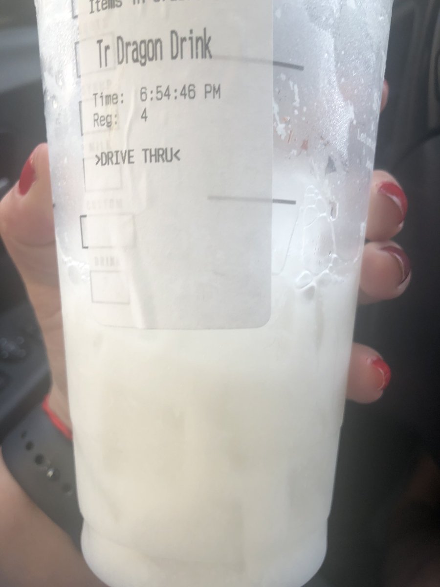 YesseDCO's tweet photo. @Starbucks Explain how is this a dragon drink without dragon fruit? Because I had a hard time understanding the clerk after writing 17 minutes online. I know I’m no color bind #dragondrink Not! https://t.co/XF0yBQ7l6W