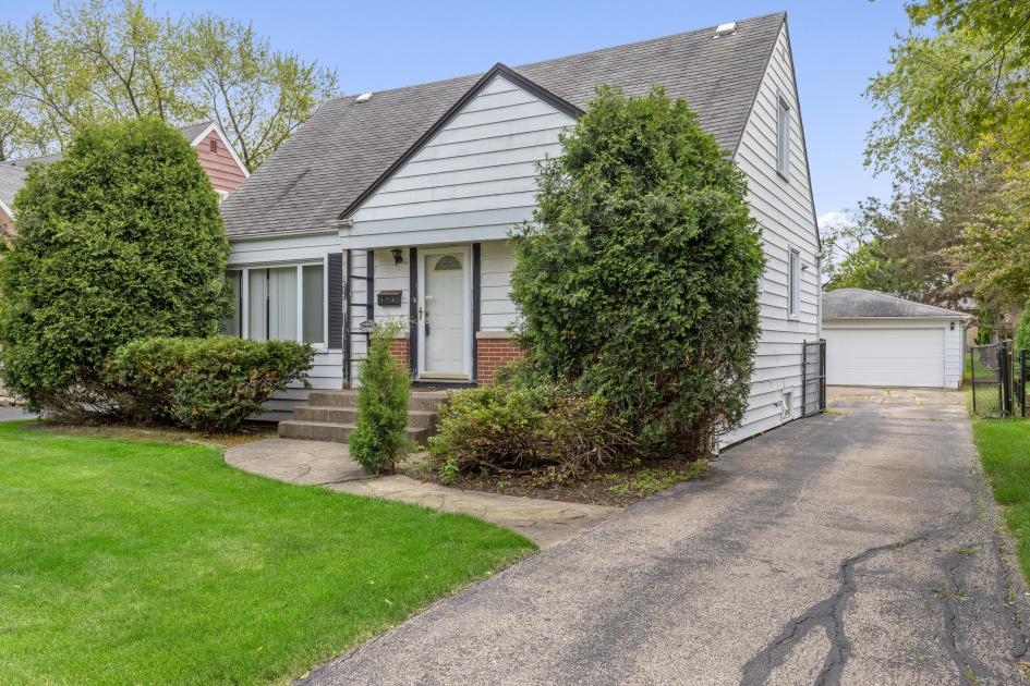 BarringtonsBest's tweet image. See a virtual tour of one of our newest #listings 615 E Olive St #ArlingtonHeights #IL  tour.circlepix.com/home/SSYLRZ