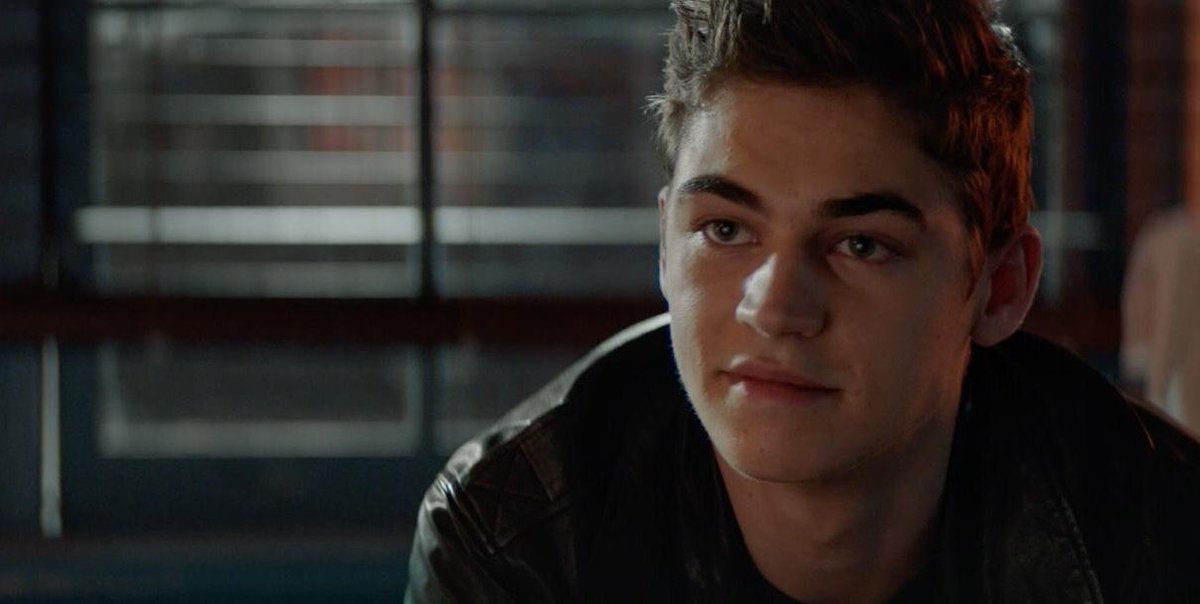 afternomination's tweet photo. @Teen_2019 Rt

My #TeenChoice #ChoiceDramaMovieActor is #HeroFiennesTiffin from @aftermovie @TeenChoiceFOX https://t.co/KZn9aXxXYK