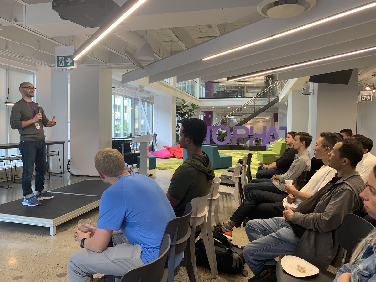 Super fun evening hearing the <a href="/TopHat/">Top Hat</a> story from <a href="/MikeSilagadze/">Mike Silagadze🛡</a> Thanks for hosting <a href="/NEXT_Canada/">NEXT Canada</a>