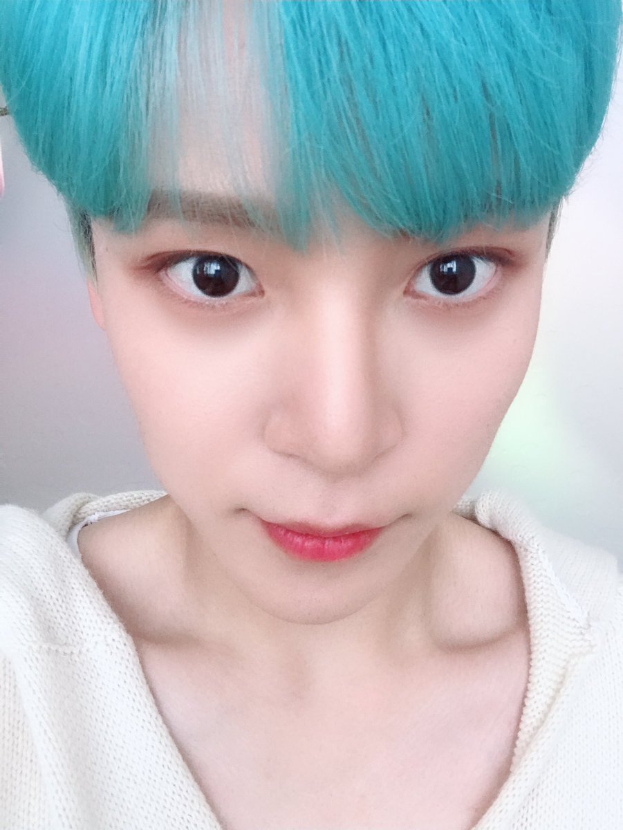ATEEZofficial's tweet photo. [#윤호] 오늘은 오랜만에 돌아온 초 근접 셀카 윤호입니당💕💕💋 오늘 하루도 파이팅💪💪
#ATEEZ #에이티즈 https://t.co/KawBaI50CI