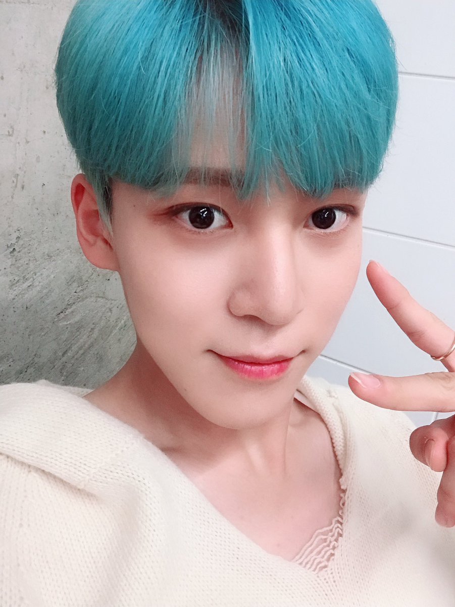 ATEEZofficial's tweet photo. [#윤호] 오늘은 오랜만에 돌아온 초 근접 셀카 윤호입니당💕💕💋 오늘 하루도 파이팅💪💪
#ATEEZ #에이티즈 https://t.co/KawBaI50CI