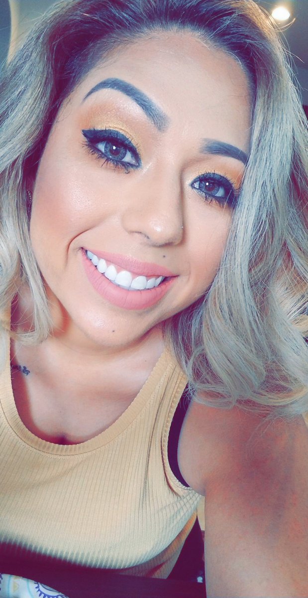 KynaShae's tweet photo. This is what happens when I actually try 😂 #makeupartist https://t.co/dBpzN6Gfzx
