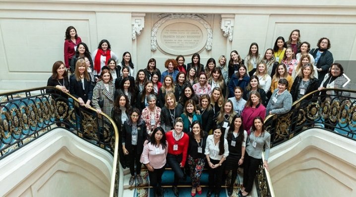 lu_vilarino's tweet photo. Hoy arrancó el #programadementoreo 2019 de @VocesVitalesAr. Feliz de haber sido seleccionada entre las 30 "Mujeres Líderes del Cono Sur" que participan en esta edición.

Construir un futuro con mayor equidad de género es posible, y es entre todas 💪💜 https://t.co/EekndPsKZN