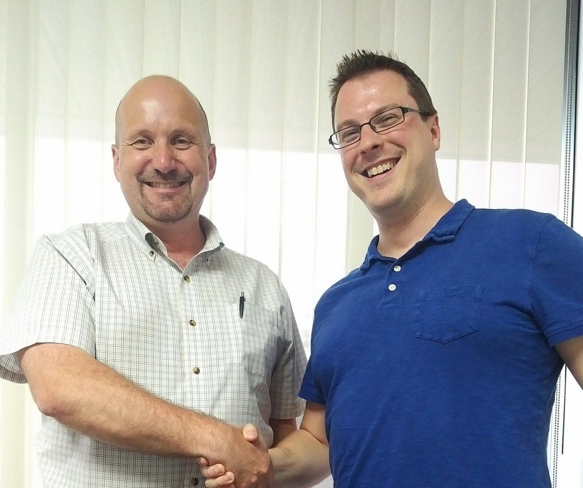 Mr4H's tweet photo. This is Todd.
Todd has led 4-H + Cloverbud clubs for 3 years, and joined the @Waterloo4H Board of Directors.
Todd has even created a 4-H App for members to sign up in clubs.
Todd is the @GayLeaFoodsCoop Outstanding New 4-H Leader for @4Region4 
Be like Todd. #4His4me @4HOntario https://t.co/hENDKDdK17