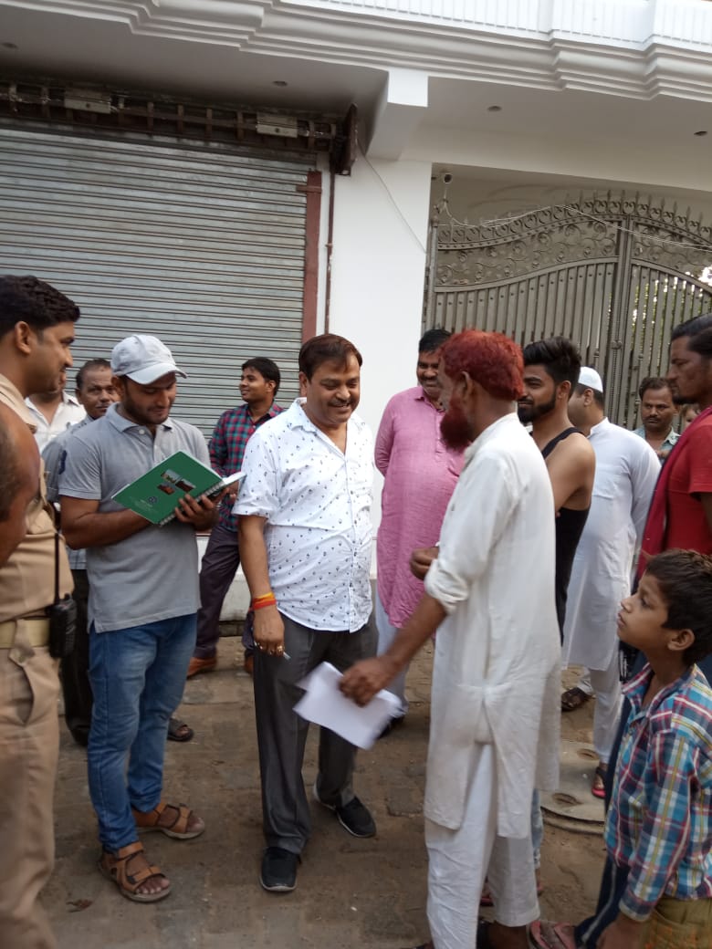 मैनपुरी में सुबह की रेड महमूद नगर मोहल्ले में की गई।
* सीधे लाइन से विदुत चोरी के 26 प्रकरण, मुकदमा दर्ज
* 8 उपभोक्ताओं का लोड बढ़ाया गया
* 2 मीटरों में रीडिंग स्टोर मिली
<a href="/SKVERMA1709/">Sudhir Kumar Verma</a> @dvvnlmd @Dakshinanchal <a href="/Sanju_uppcl/">A.E.(W/S)ALIGARH</a> @eemnp_dvvnl @ASHISHG47603903 <a href="/EMofficeUP/">Energy Minister Office UP</a> <a href="/mainpuripolice/">MAINPURI POLICE</a>