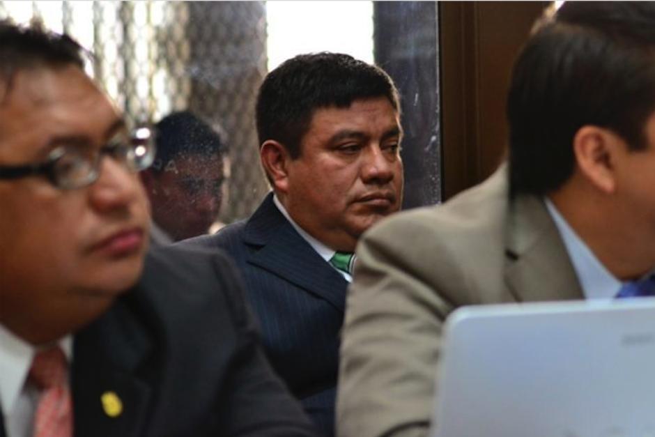 soy_502's tweet photo. #Seguridad Ejército nombra en nuevo cargo a implicado en masacre de Alaska

Se trata de Juan Chiroy, liberado hace tres meses luego de pasar en la cárcel 6 años y cinco meses en prisión preventiva. Aún espera juicio

Estos son los detalles: https://t.co/BAtPWrG5Ll https://t.co/VxFJs0CS0t