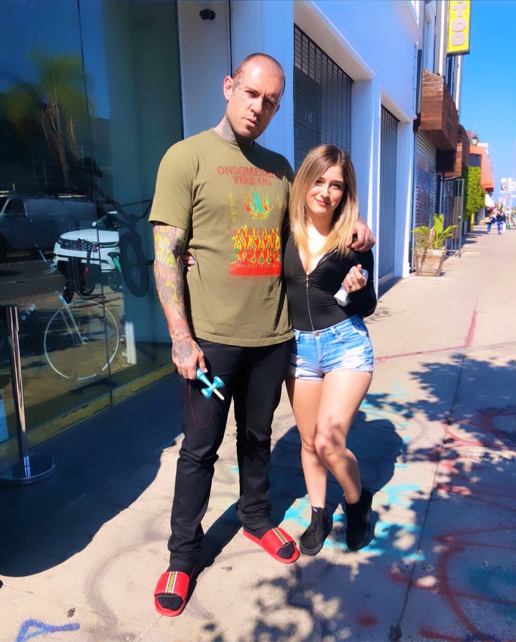 ♡Nicolette Nicole♡ on Twitter "He’s tall. https//t.co/1LZw47x0xH