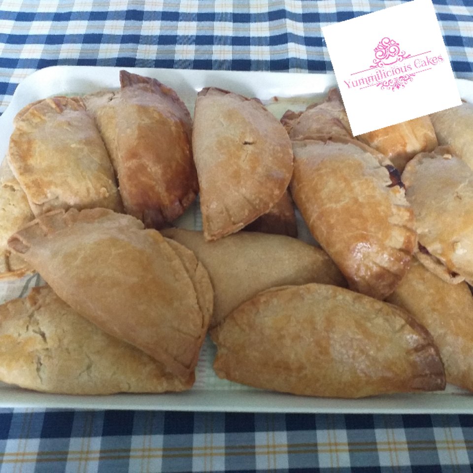 Lovely Nigerian meatpies 
#meatpies 
#lovely 
#nigerian 
#goodwork 
#bakers
#londonbaker 
#bloggers 
#weddings 
#paties 
#allevent 
#passionate