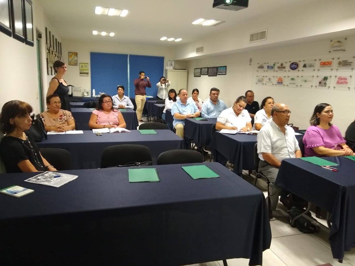CANADEVI_QROO's tweet photo. Junto con la @aruorg impartimos el curso "Técnicas de negociación entre desarrolladores inmobiliarios y vecinos" #ARU #CANADEVIInforma https://t.co/NNSSerThd2